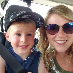 Meet your Posher, Leeann